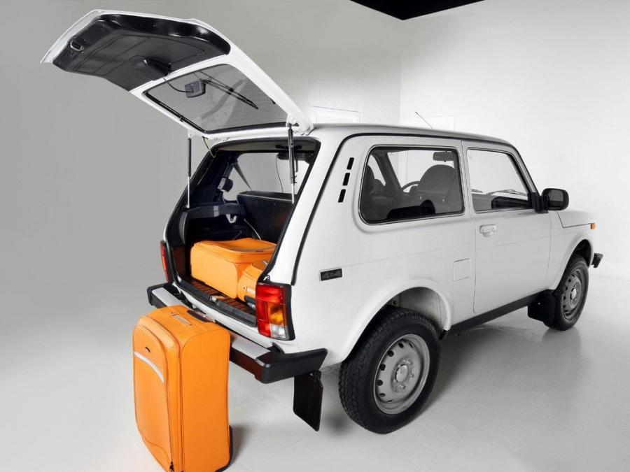 Lada 4x4 Export Edition 2010 года  (фото 2 из 19)